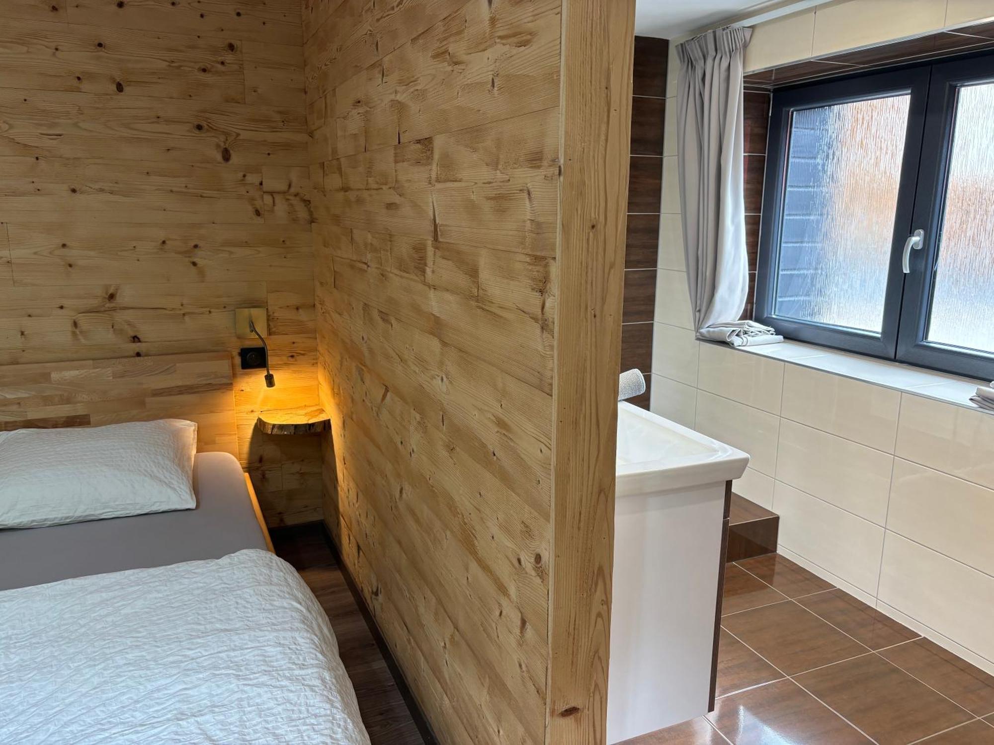 La Ferme de Rochesson, Jacuzzis privatif&Piscine commune Esterno foto